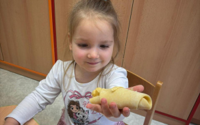 Pečení Svatomartinských rohlíčků