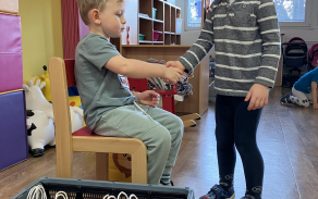 Náš kamarád má narozeniny