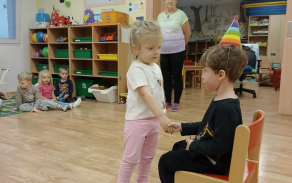 Náš kamarád má narozeniny